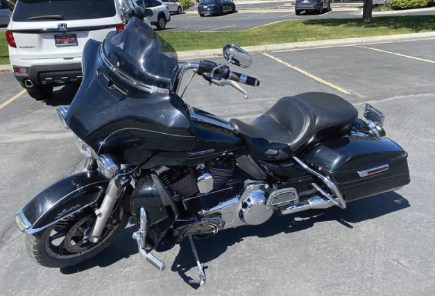 black-harley-electra-2