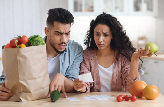 couple looking at a receipt