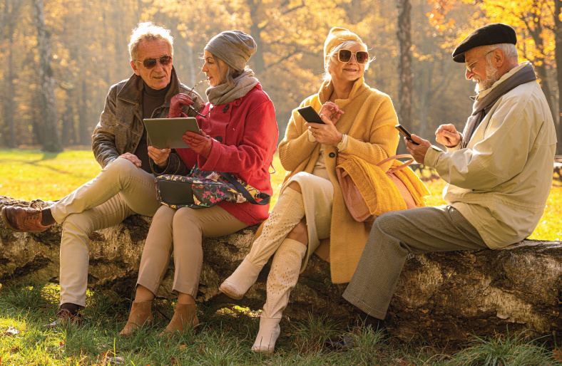fall-older-friends-on-phone