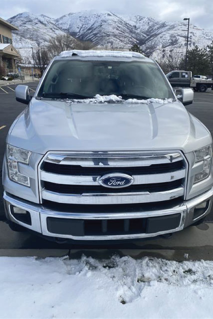 ford-lariat-front-view