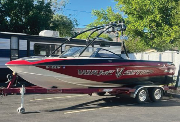 malibu-wakesetter-boat-rightside