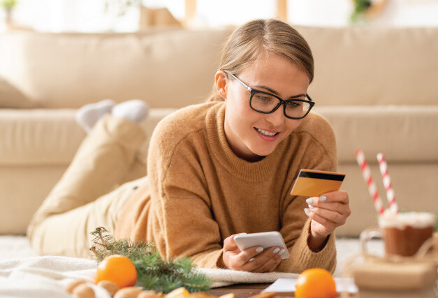 winter-credit-card-happy-at-home